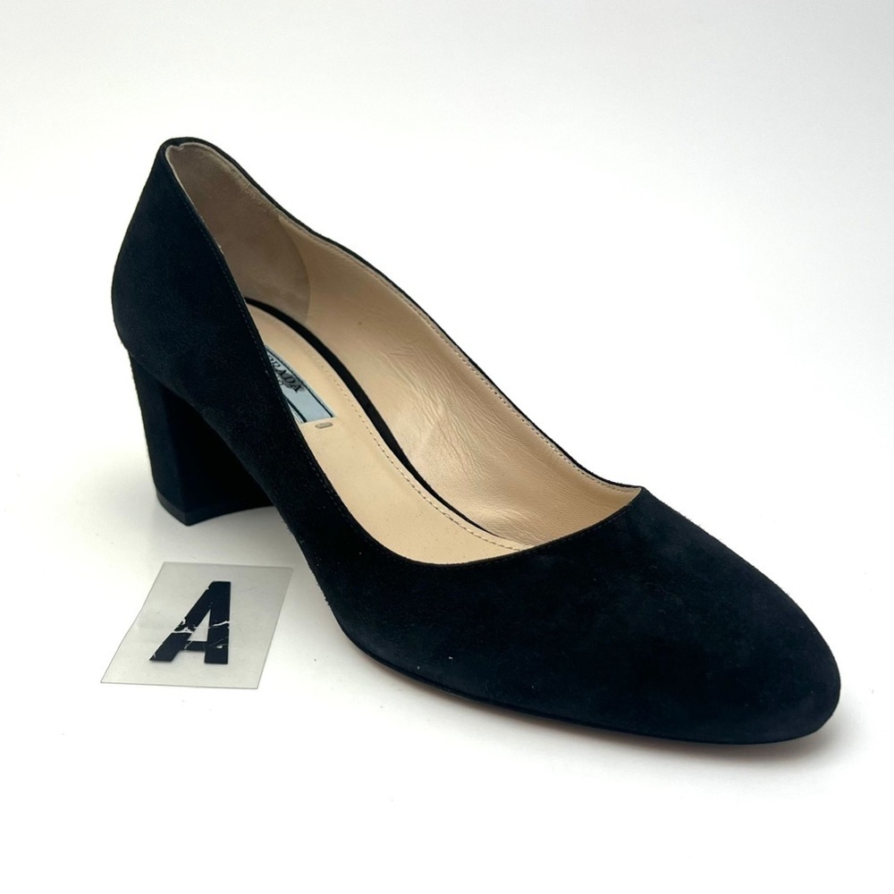 PRADA Round Toe Pump sz 6.5